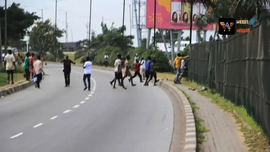 Lagos Police Watch As Hoodlums Attack Protesters, Chase Journalists At Ojota